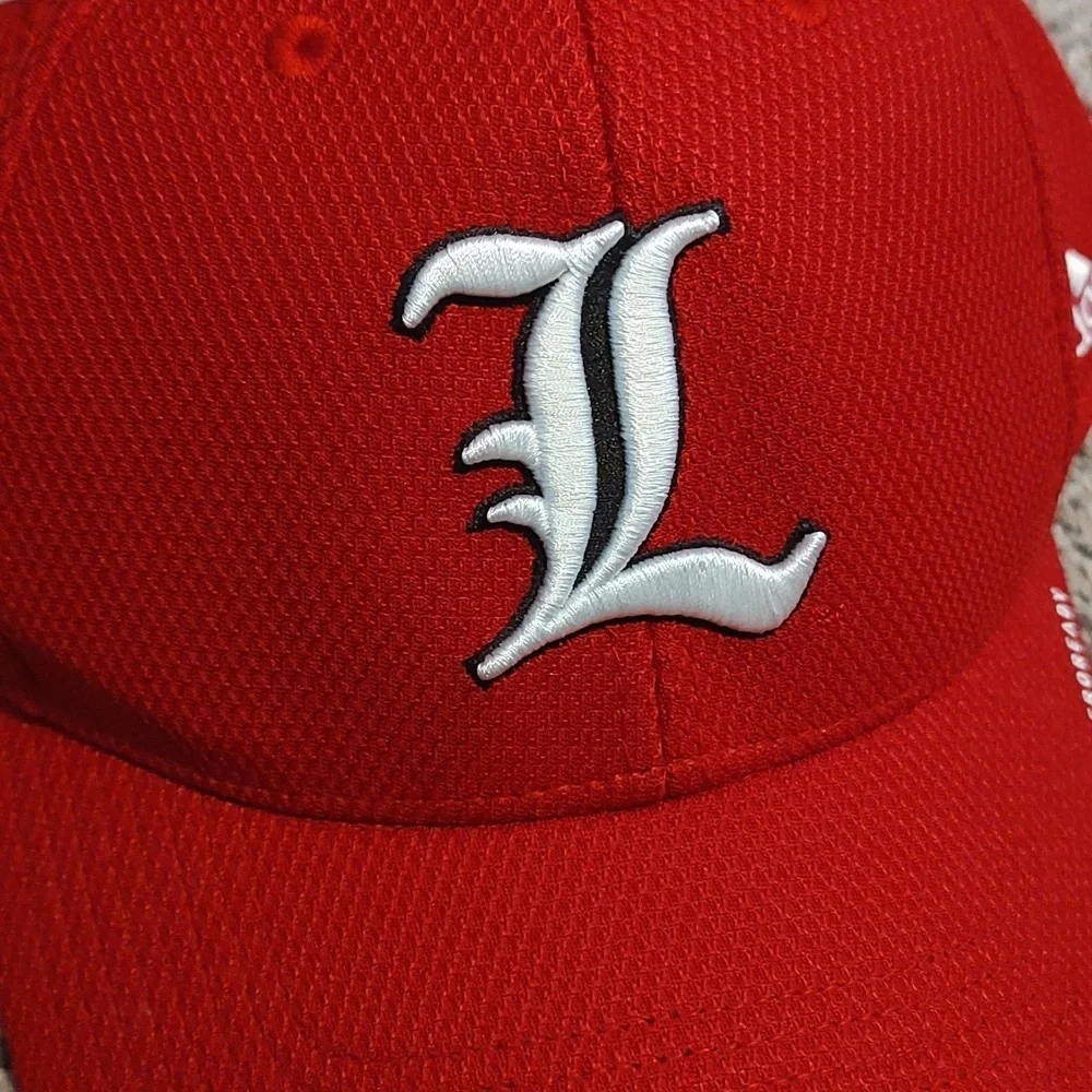 NWT Adidas Louisville Cardinals Hat